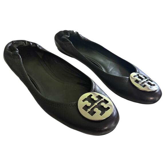 Tory Burch Reva Black Leather Silver Medallion Ballet Flats Size 9.5 - Picture 1 of 10